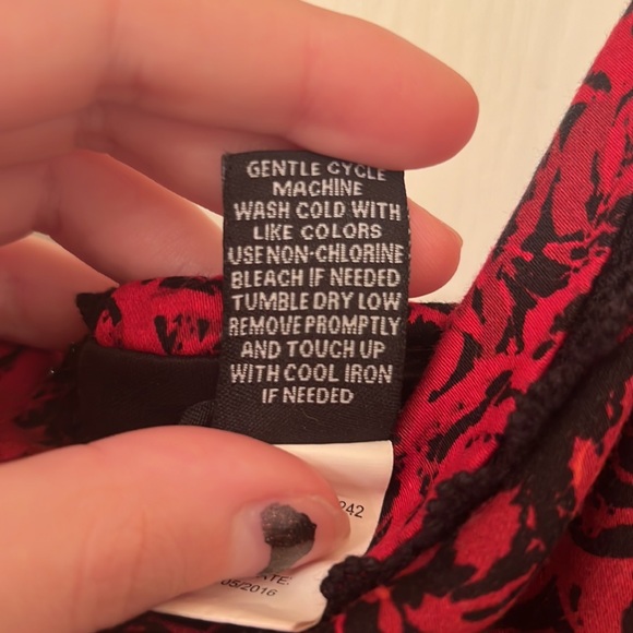 ❌(stolen) XL Red Rose 🥀 Dress - Picture 7 of 7